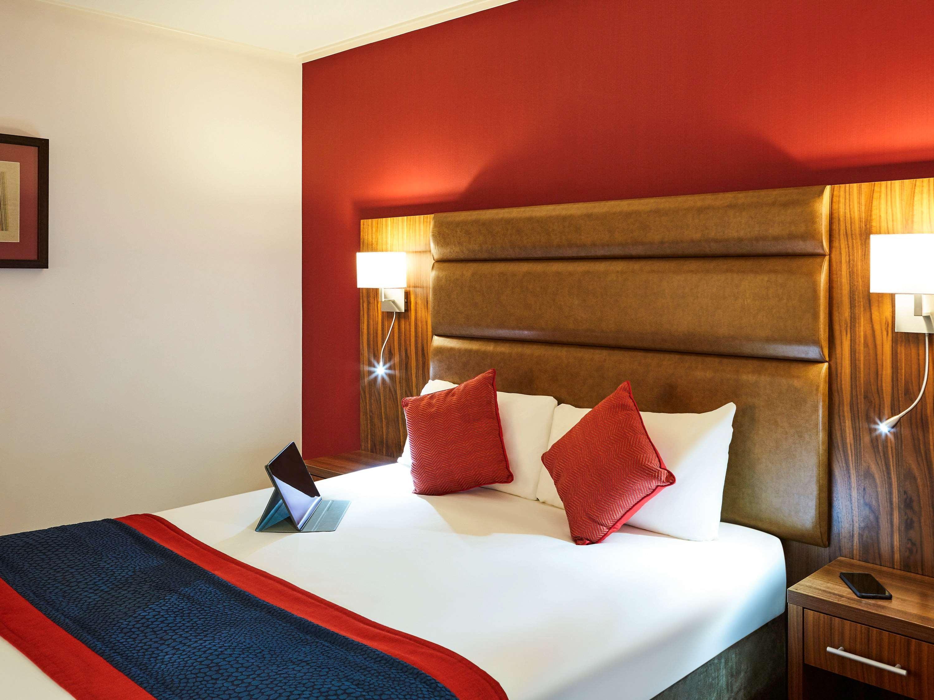Mercure Newbury West Grange Hotel Татчем Екстер'єр фото