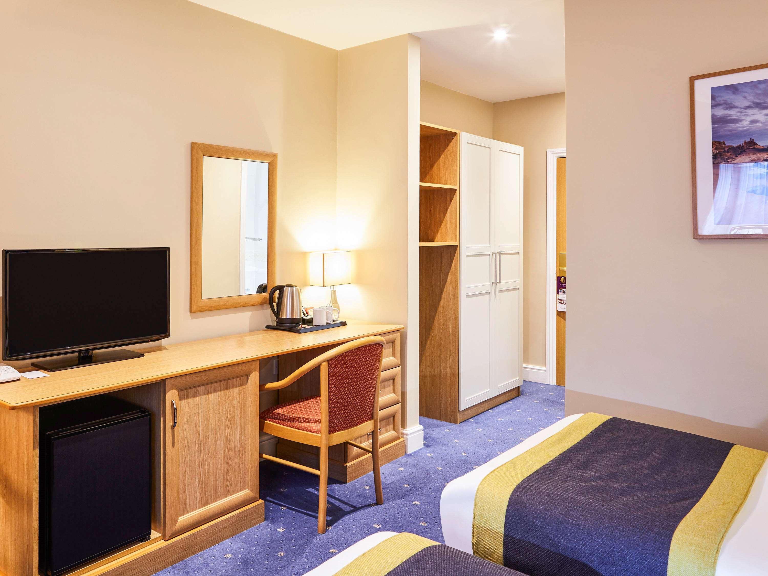 Mercure Newbury West Grange Hotel Татчем Екстер'єр фото