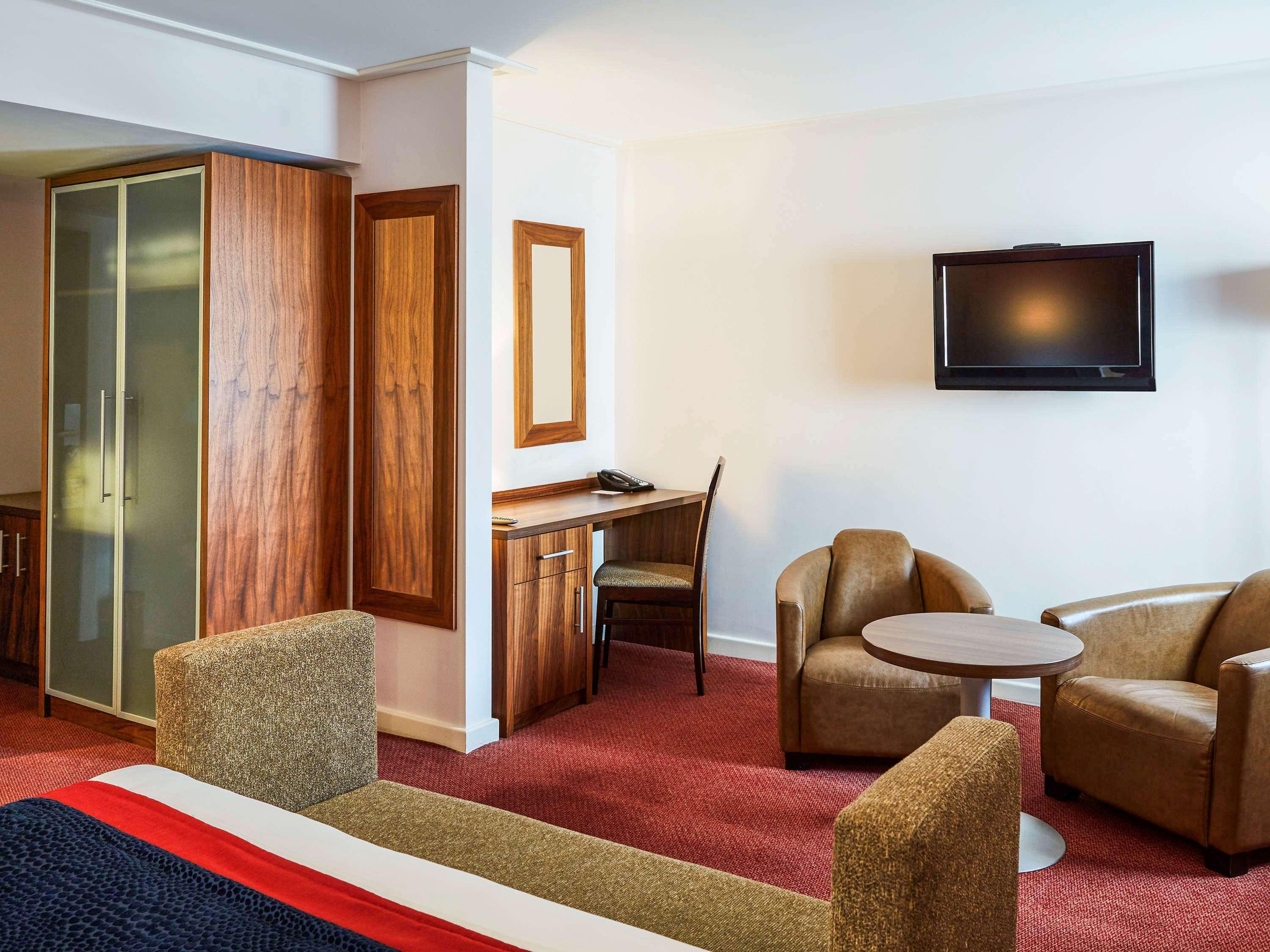 Mercure Newbury West Grange Hotel Татчем Екстер'єр фото