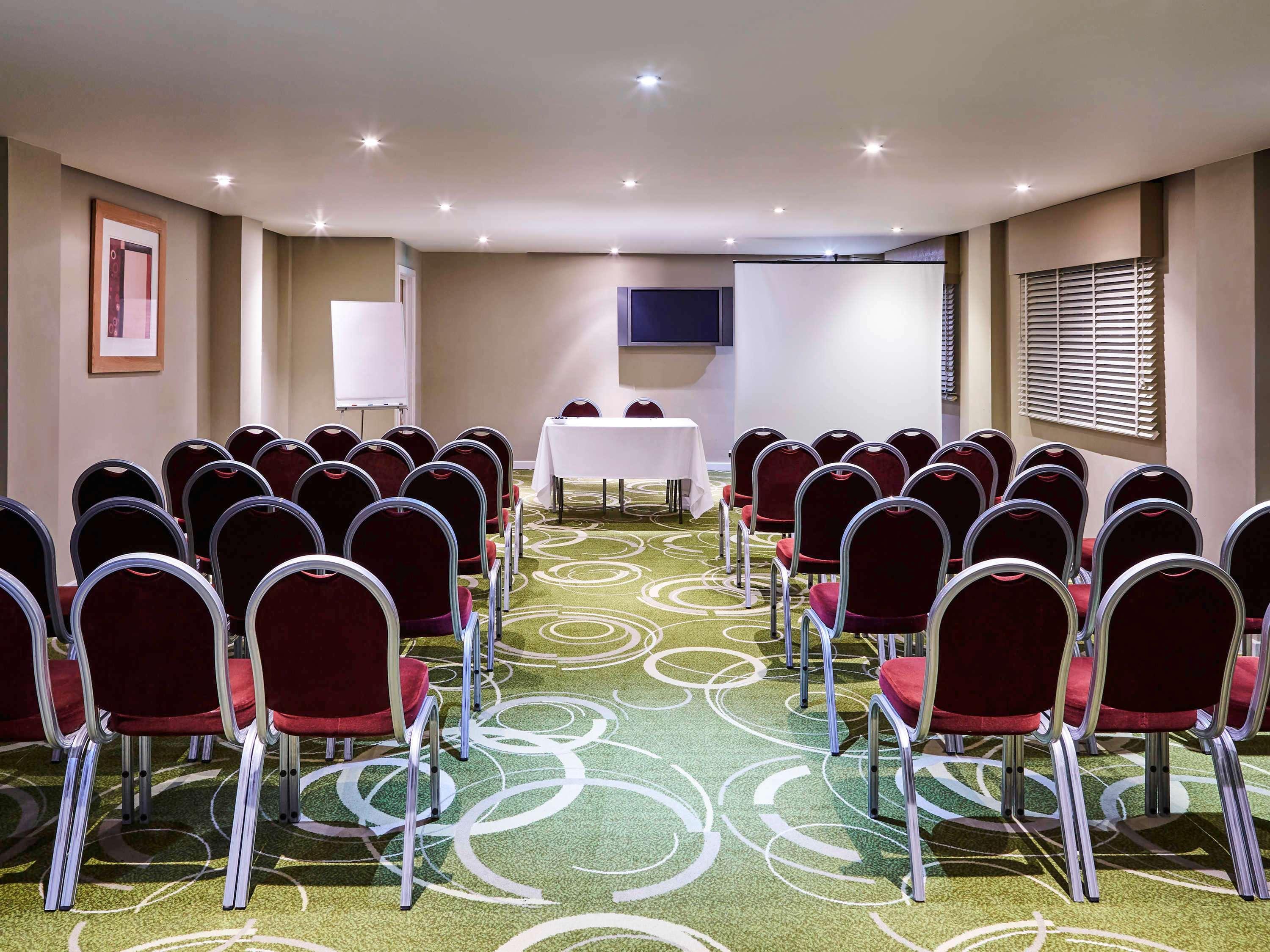 Mercure Newbury West Grange Hotel Татчем Екстер'єр фото