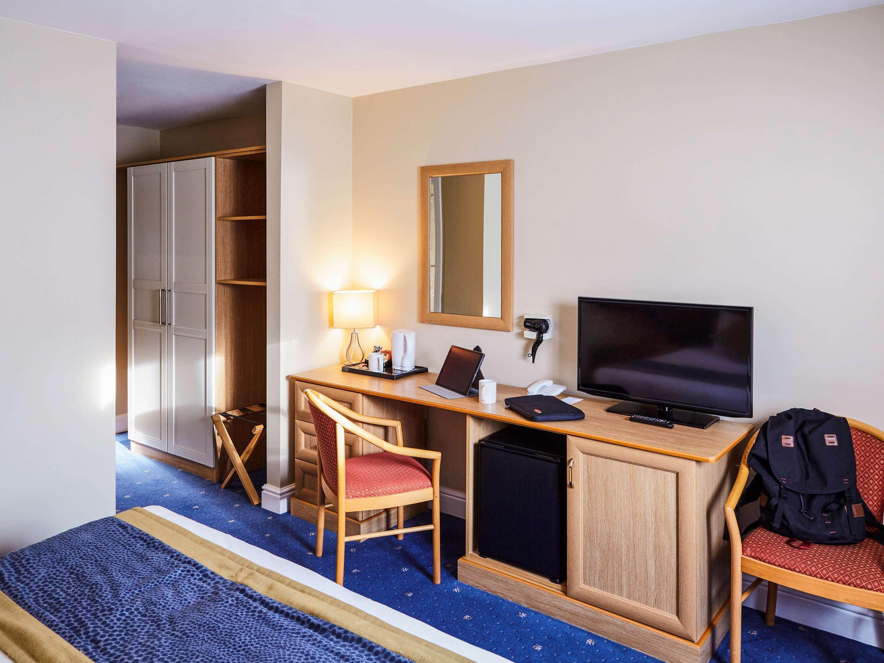 Mercure Newbury West Grange Hotel Татчем Екстер'єр фото