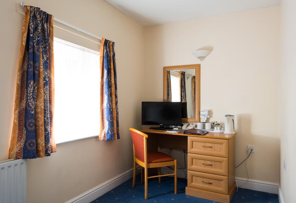 Mercure Newbury West Grange Hotel Татчем Екстер'єр фото