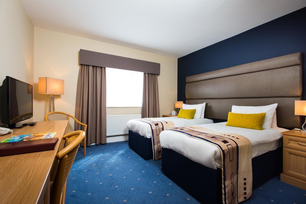 Mercure Newbury West Grange Hotel Татчем Екстер'єр фото