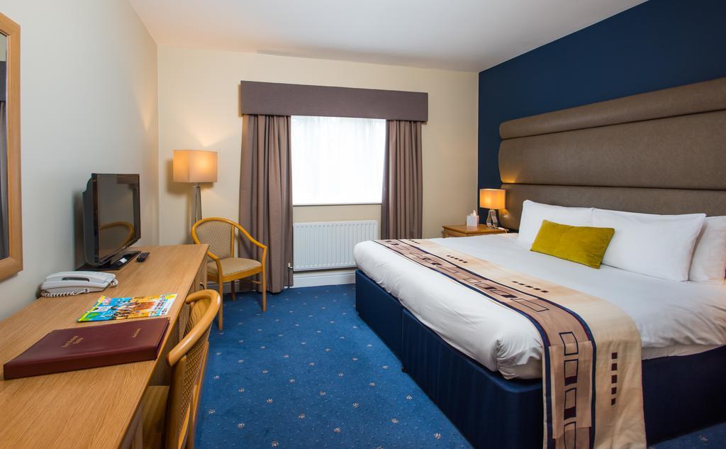 Mercure Newbury West Grange Hotel Татчем Екстер'єр фото