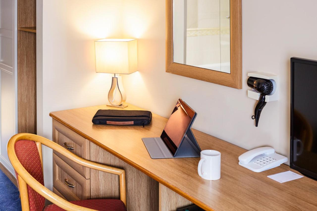 Mercure Newbury West Grange Hotel Татчем Екстер'єр фото