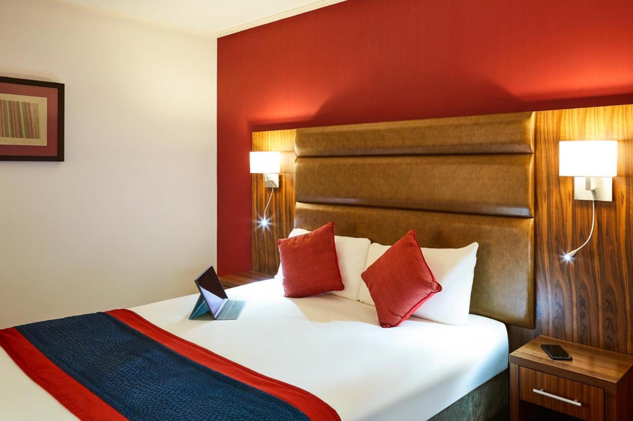 Mercure Newbury West Grange Hotel Татчем Екстер'єр фото