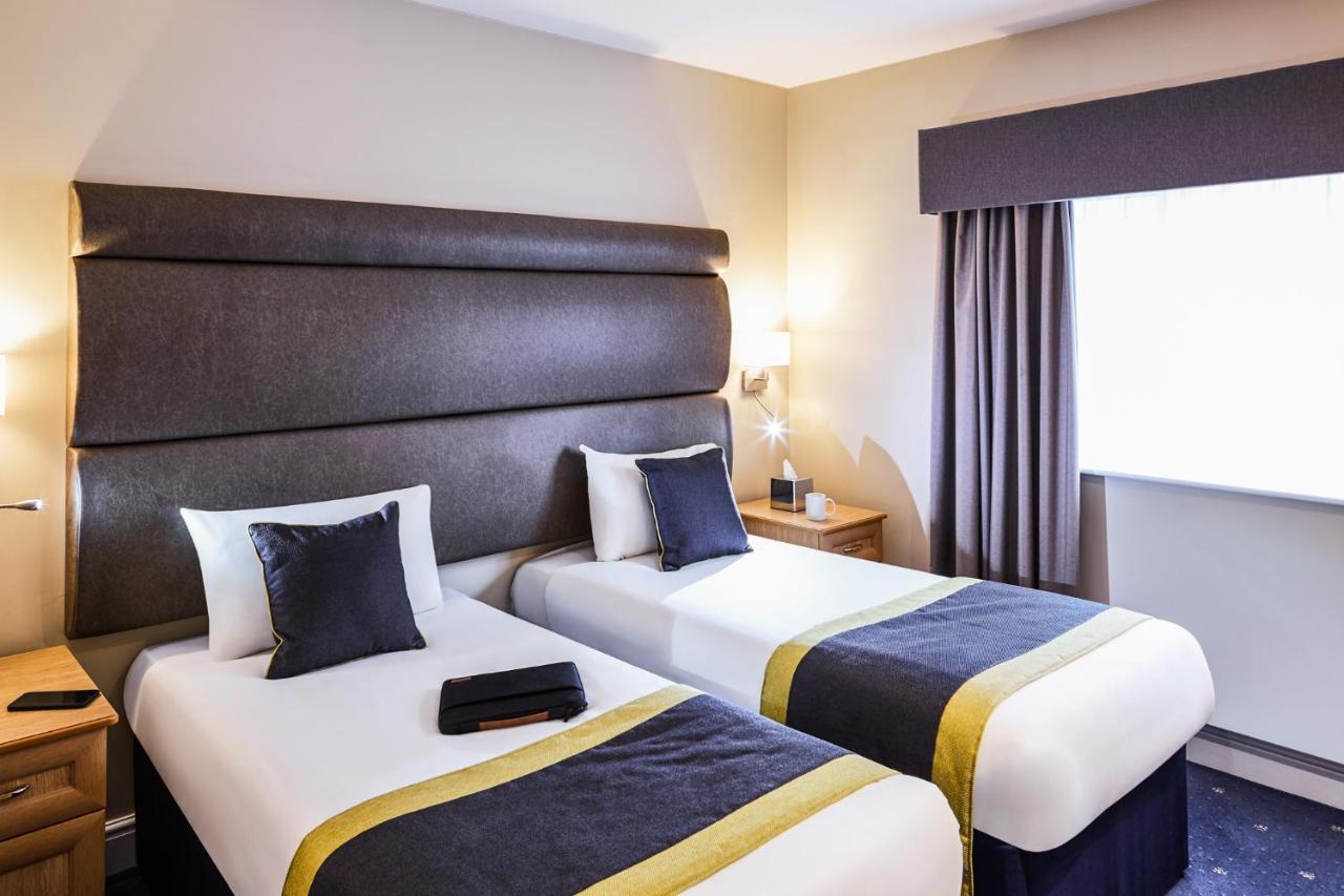 Mercure Newbury West Grange Hotel Татчем Екстер'єр фото