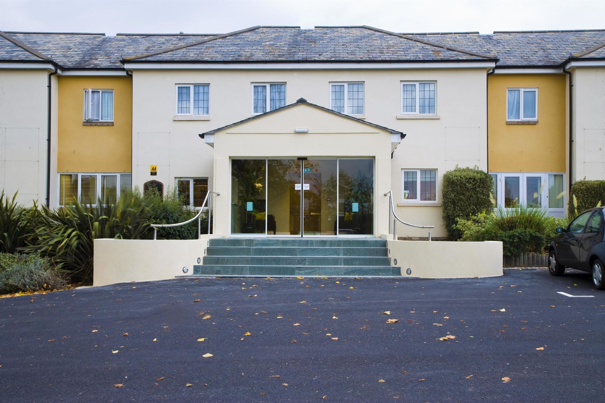 Mercure Newbury West Grange Hotel Татчем Екстер'єр фото